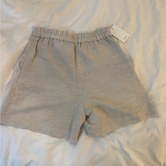 NWT Aritzia Wilfred High Rise "Fable" Linen Shorts, size 8 - Picture 6 of 10